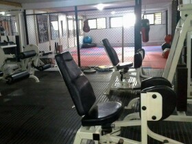 London GYM materiel et boxe london gym Rabat