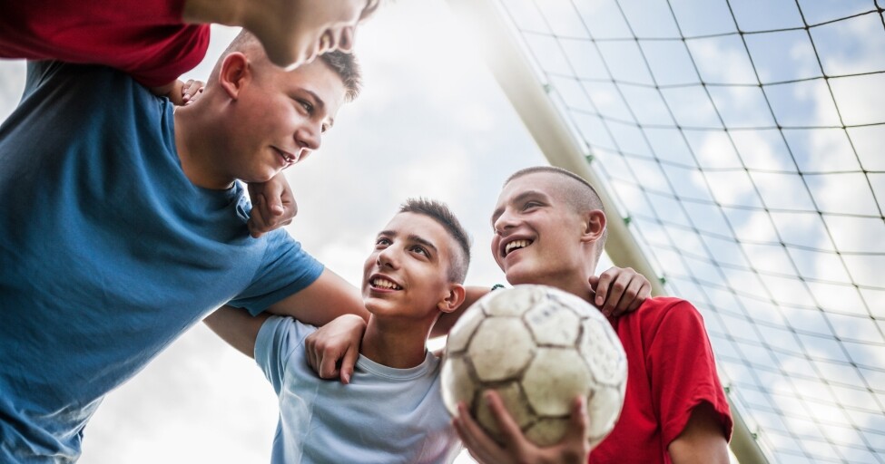 Comment le football peut favoriser le travail d'équipe et la sociabilité